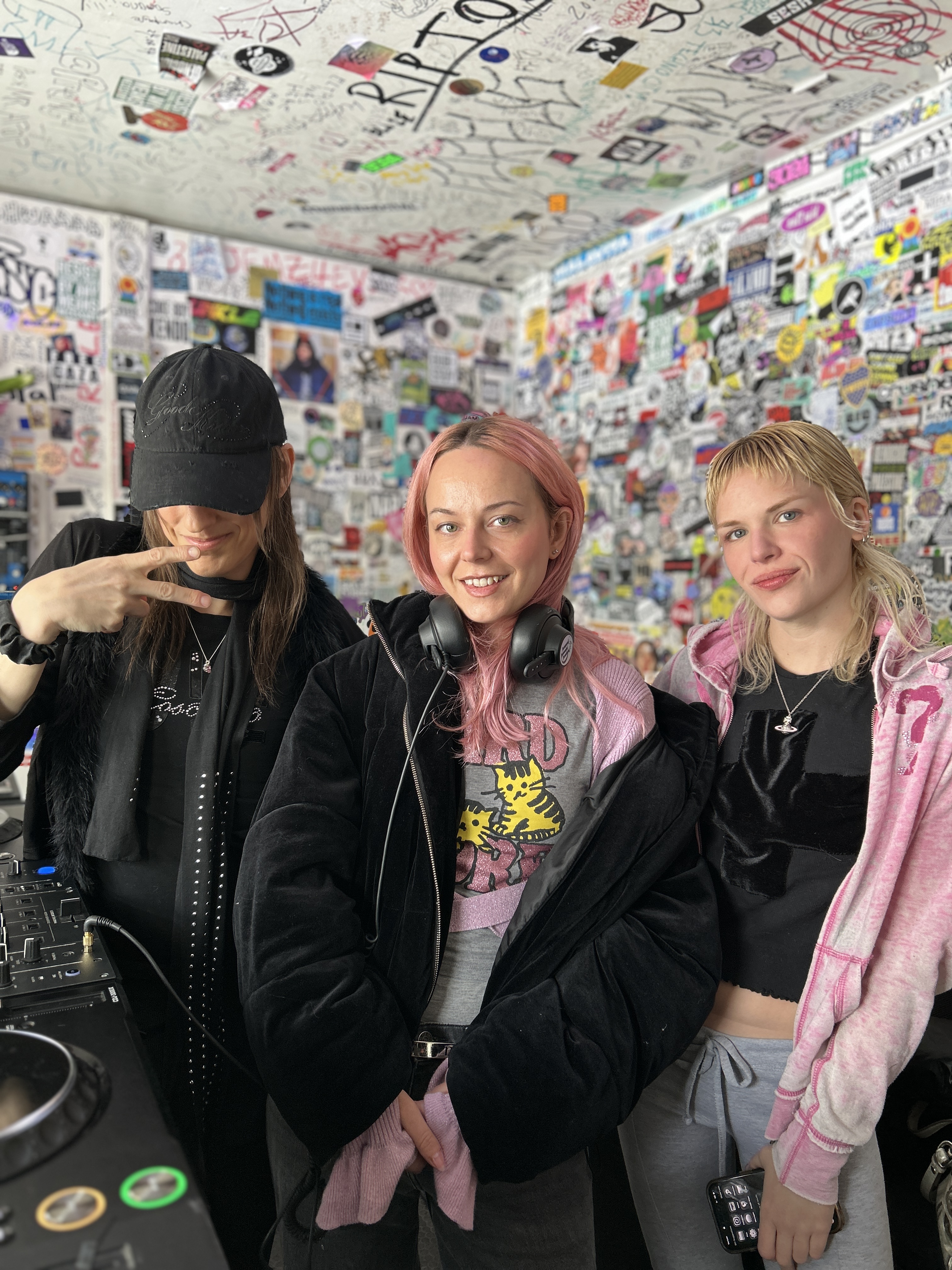 2m56bnv5omf8vnid37tsbmadop