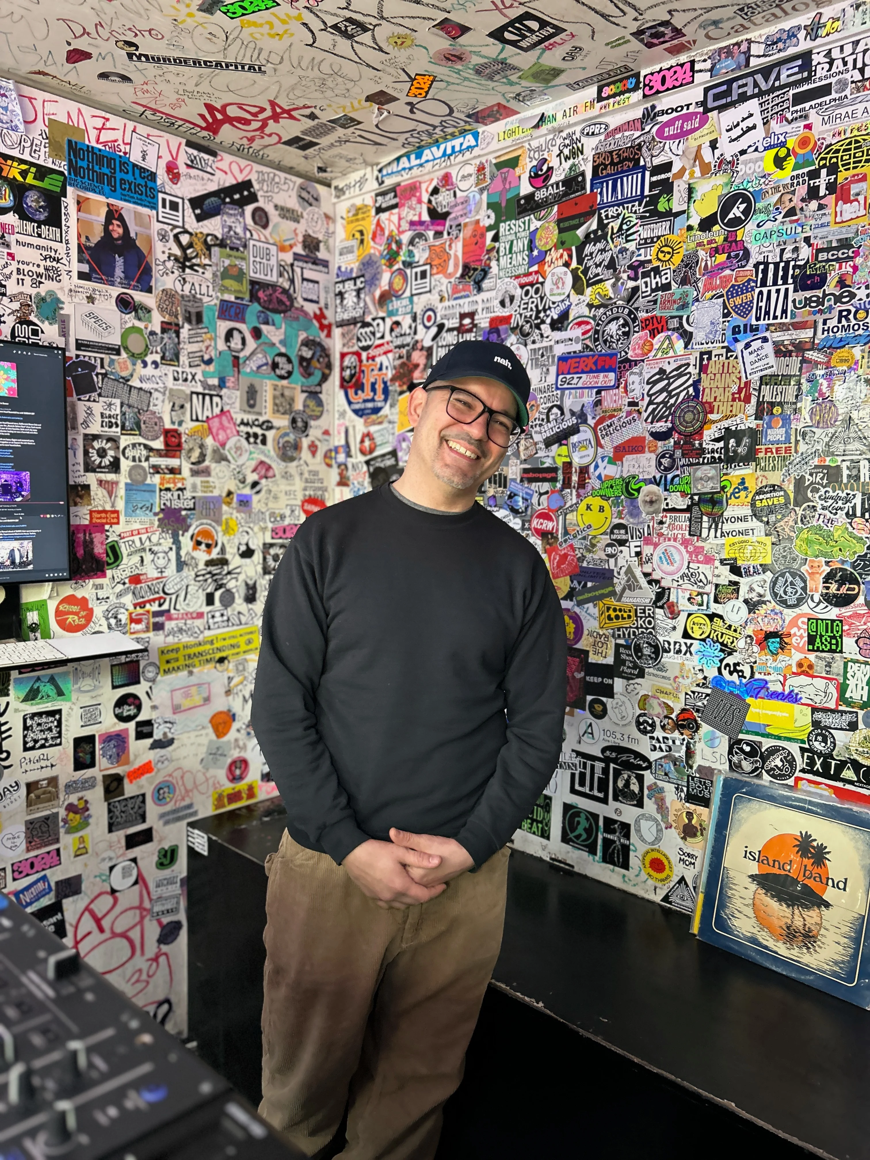 SECOND HAND LOVE WITH FATIK