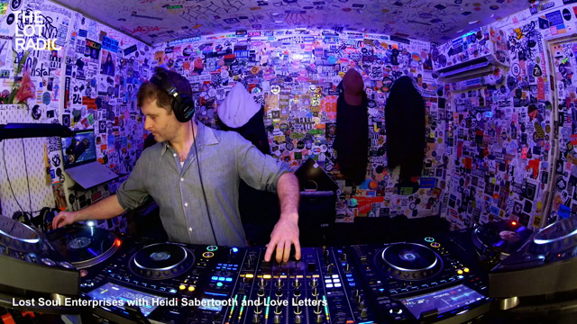 Episode 4WnoBb4L7eboFzkKSit5Qx Thumbnail 3