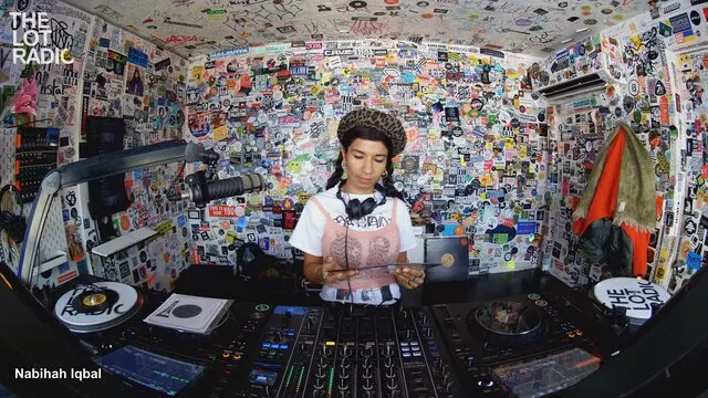 Episode 37J4EdoHXG249i2skUHSJx Thumbnail 1