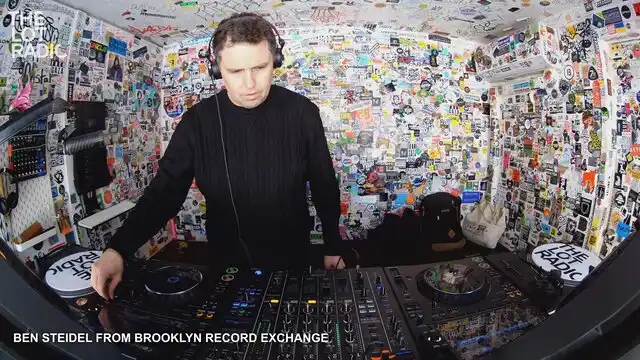 Episode 7ewYrvBWjFrnn6YEyI5S04 Thumbnail 2