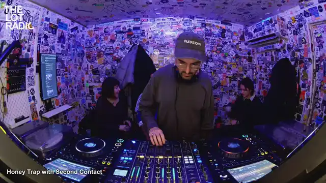 Episode 7INektIDHU4WaUpMVwhtiw Thumbnail 4