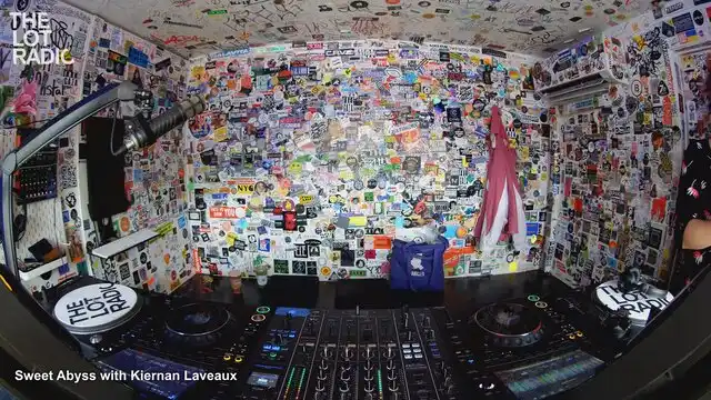 Episode oDO3mcg5xsXVPMS2i9tnI Thumbnail 3