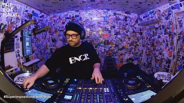 Episode 1X1WGAWq1xK0JR32P3TPze Thumbnail 4