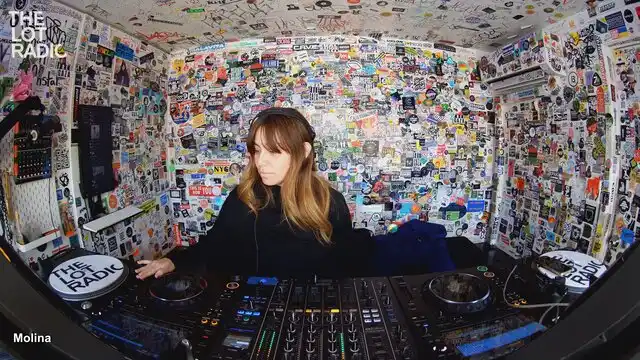 Episode 2yLgG3FJNhSztBYgelapQ8 Thumbnail 2