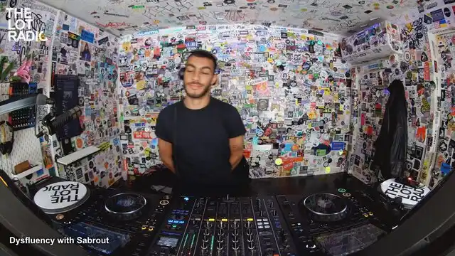 Episode 7rPWzDieUBilPSjFs665PH Thumbnail 3