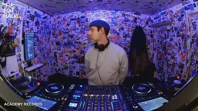 Episode r5bPCZj14ROMy9OGGKVe1 Thumbnail 2