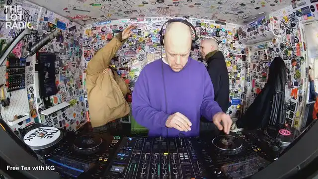 Episode 4MwE5ougFyPivxMt1EflIu Thumbnail 3