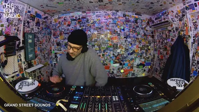 Episode 2Av7CFSR3HivfzThNbOtTz Thumbnail 1