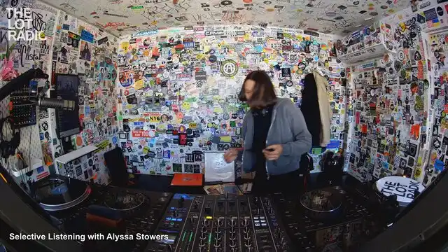 Episode 3SPho2l2156wcPbHu4oLYS Thumbnail 4