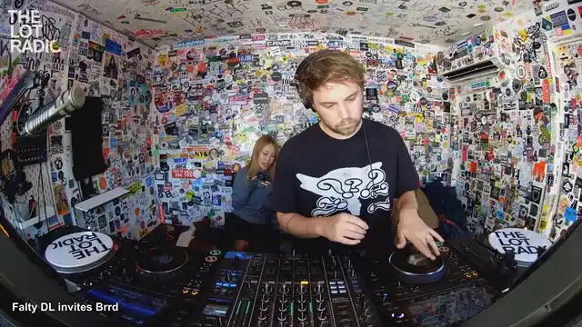 Episode 4aDQYahWxBZyFrLCeNeBpg Thumbnail 3