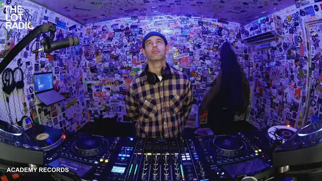 Episode 7jHsAFZ5aUoRAMjuPvPof9 Thumbnail 3