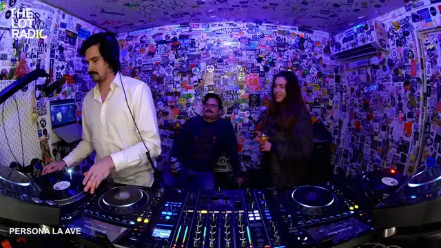 PERSONA LA AVE poster