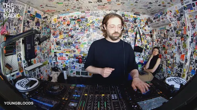 Episode 31zP4SD556UqDFxea2BQjp Thumbnail 1