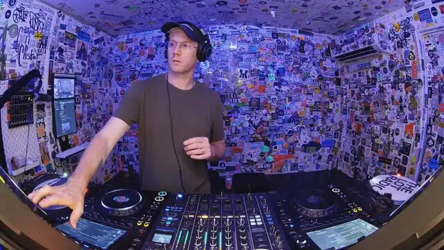 Episode 4ZGYivzs9AKKQg3rxtpIch Thumbnail 4