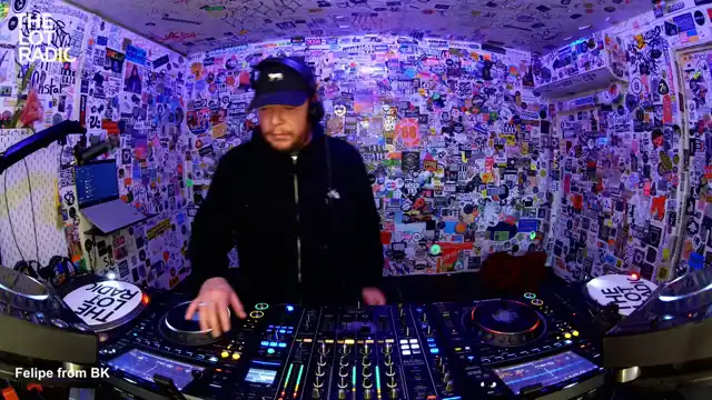 Episode 1RbfLYukLSdokZnUzDFV9X Thumbnail 4