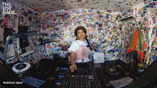 Episode 37J4EdoHXG249i2skUHSJx Thumbnail 3