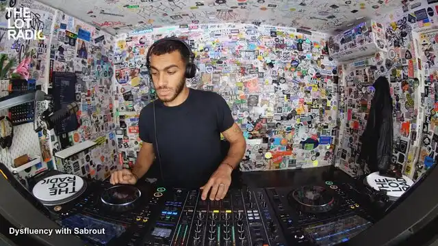 Episode 7rPWzDieUBilPSjFs665PH Thumbnail 5