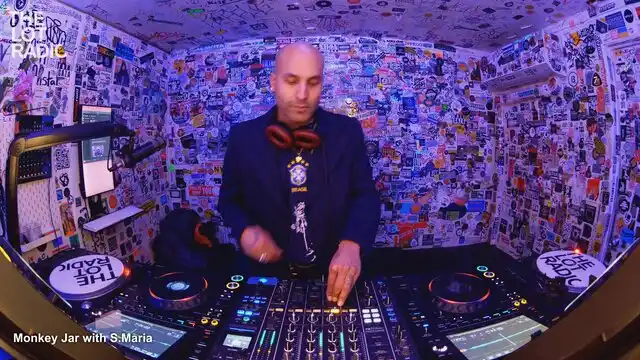 Episode 7vOytQsOffbfJOMgAfctV2 Thumbnail 2