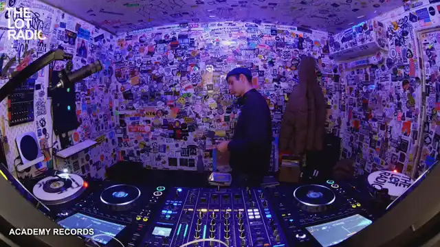 Episode 7ArlhEAtbnm6ELQ67aeqMK Thumbnail 5