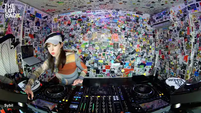 Episode PXvsyyseL58B5E6NyKwfs Thumbnail 5