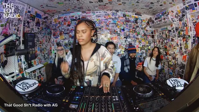 Episode 7D3Pmg3B0RtnroVh6wN4av Thumbnail 1