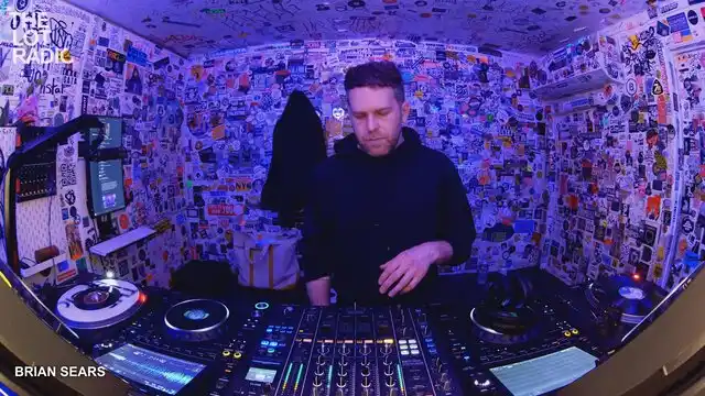 Episode BR8uyuodTcNXSB36VF57f Thumbnail 4