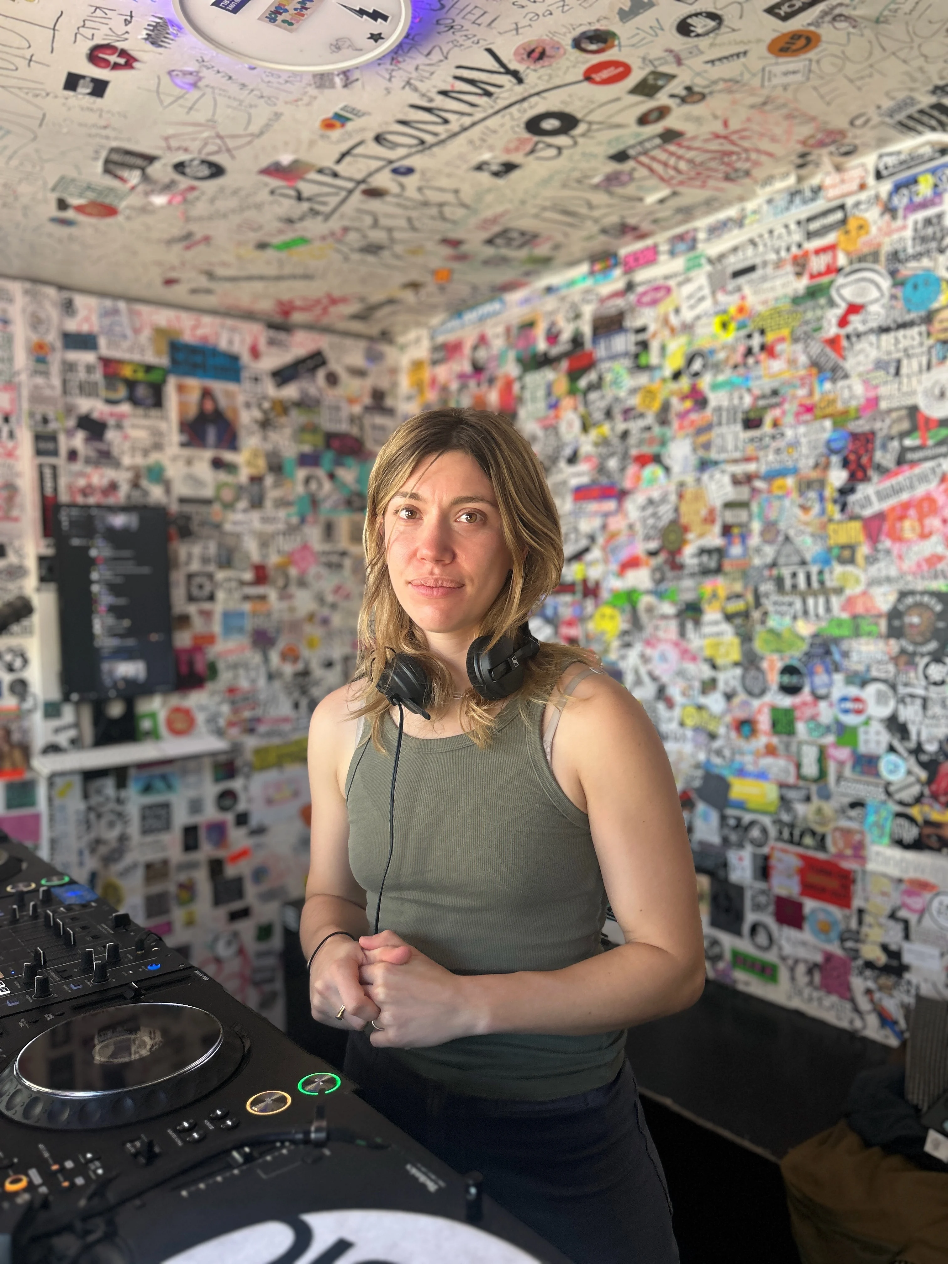 Margeaux invites Eve Alpert