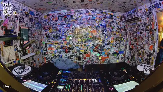 Episode 7wi4A4o4wOsifCiHhTTkAz Thumbnail 4