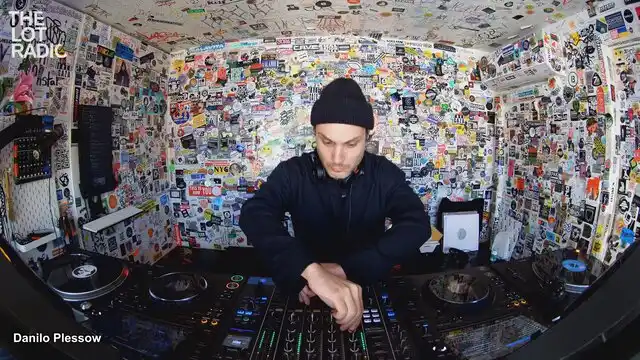 Episode 4Cpe93aw5vQn9v7TLHYGME Thumbnail 5