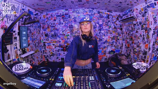 Episode 32MQfxKNH08o1WB3bBa0m9 Thumbnail 1