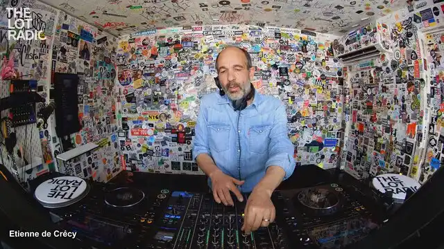 Episode 3ZAiPkbmYnJl8CuOUiU31b Thumbnail 4