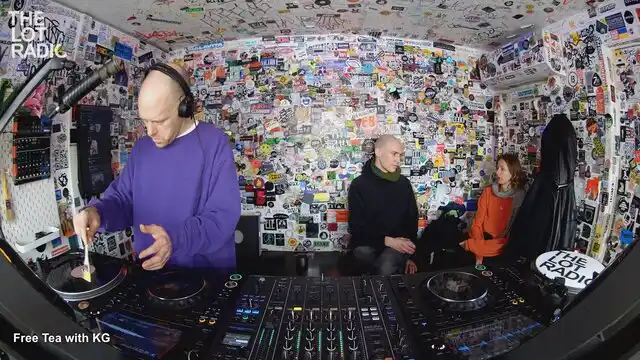 Episode 4MwE5ougFyPivxMt1EflIu Thumbnail 4