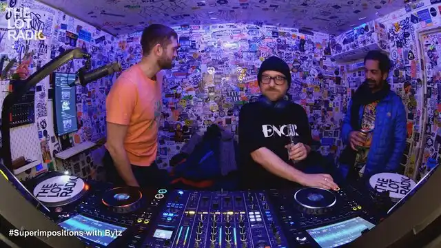 Episode 1X1WGAWq1xK0JR32P3TPze Thumbnail 3