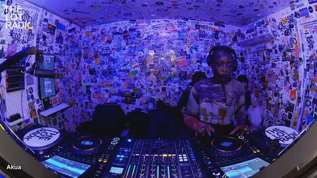 Episode CIr1KSKNcZtCIVgejWUys Thumbnail 5