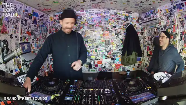 Episode 2zPbD6q98avTyP2ED2Rldd Thumbnail 4