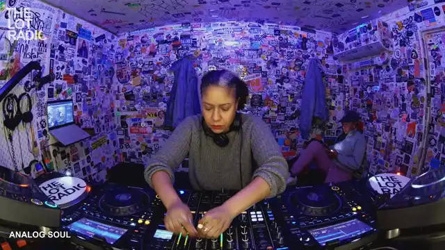 Episode 4Ae88NJFavE2Nm8v9p3dp8 Thumbnail 5