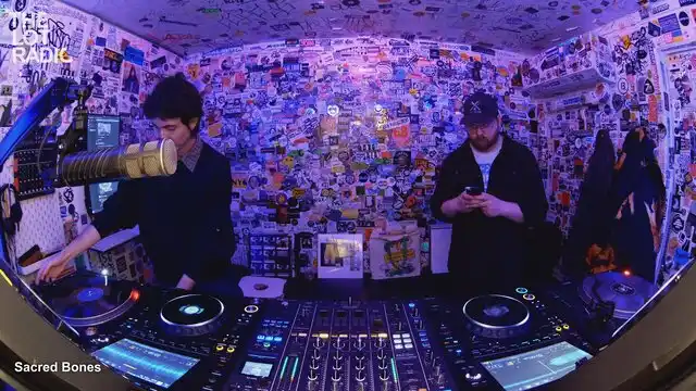 Episode 2p0dnxFHtMQhbqAwBIGk2p Thumbnail 4