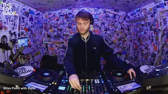 Episode 1suGLF3AY061M5gt48vQjl Thumbnail 3