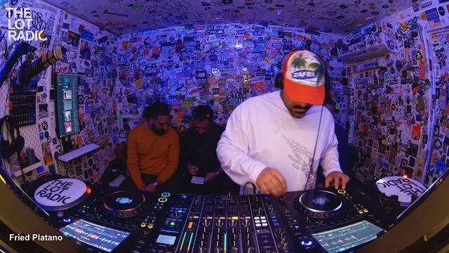 Episode 1un15InY3gCXS7COKCy0UB Thumbnail 1