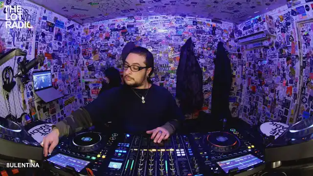 Episode 5HeN0leKklVovSSLOvKMm4 Thumbnail 3