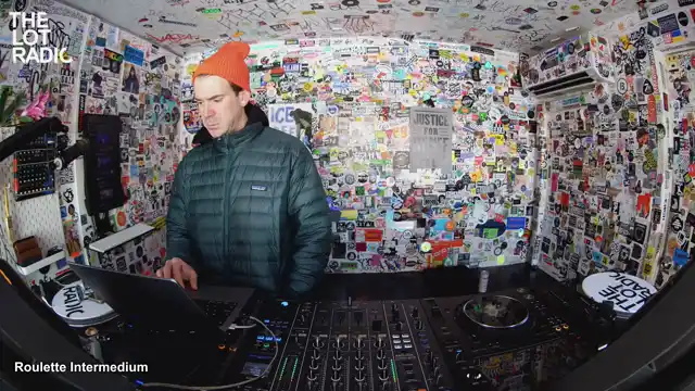 Episode 7DoLqIlGQEVR6nsiQg6YBC Thumbnail 4