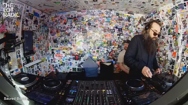 Episode 5El7krq3qTGgYAaFFspOVo Thumbnail 3