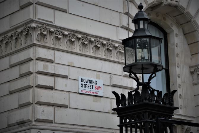 Main media for "Currency Markets Rebound Following Dramatic Scenes in Parliament"