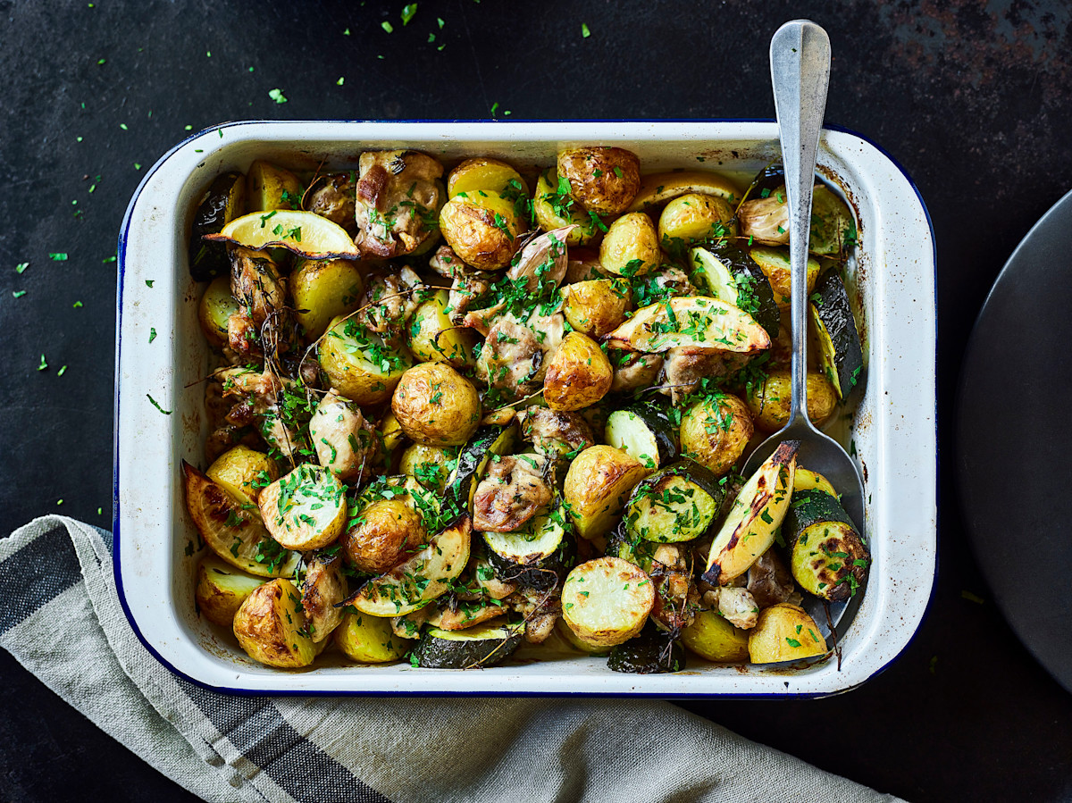 Lemon and Garlic Chicken Bake / The Body Coach