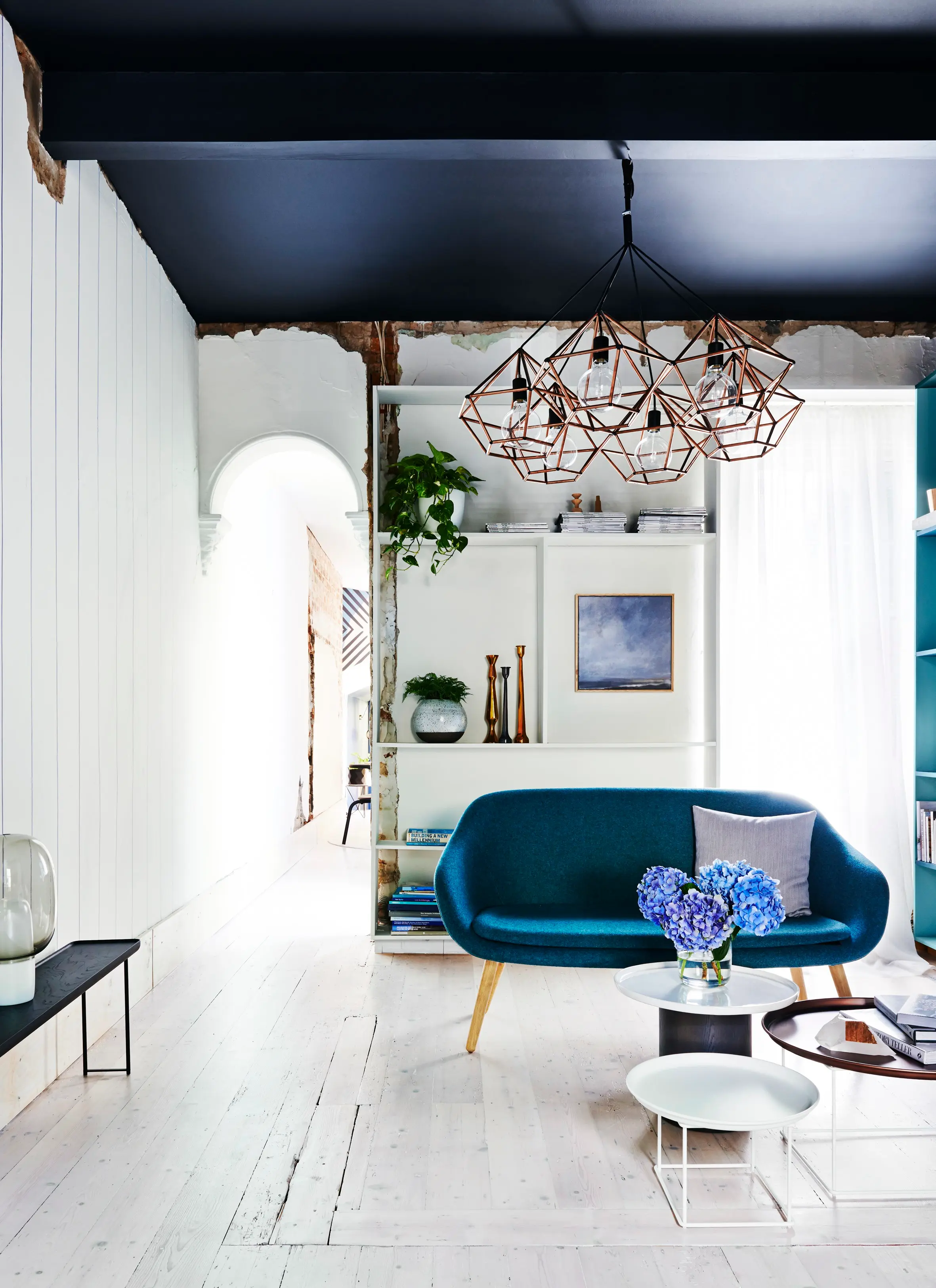 interior-lounge-couch-chandelier-blue