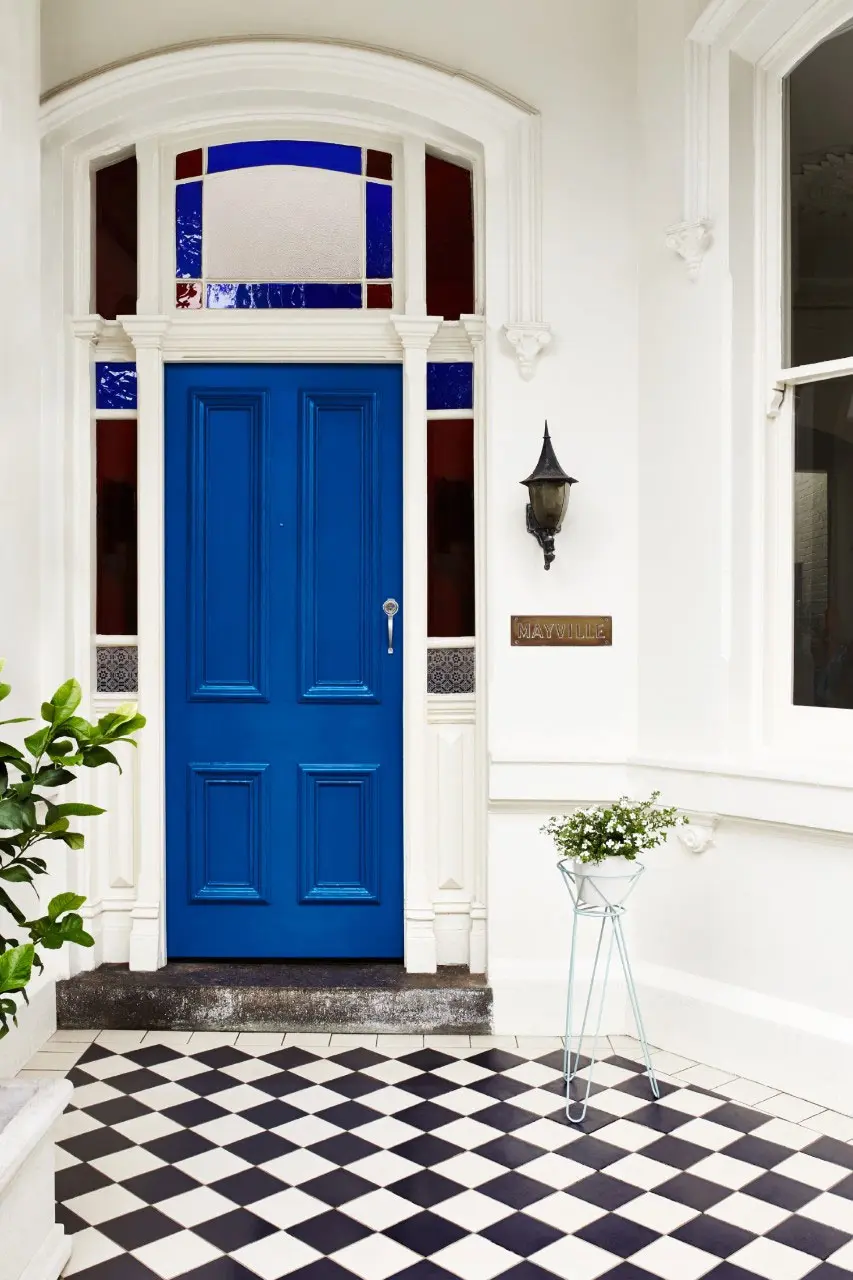 blue door