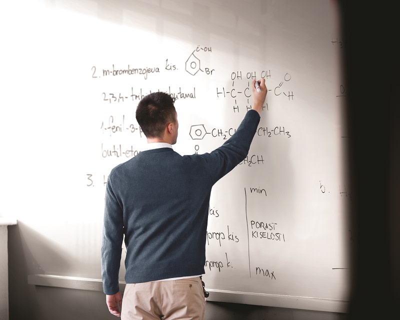 Explore Whiteboard Paint With Dulux Professional DryErase