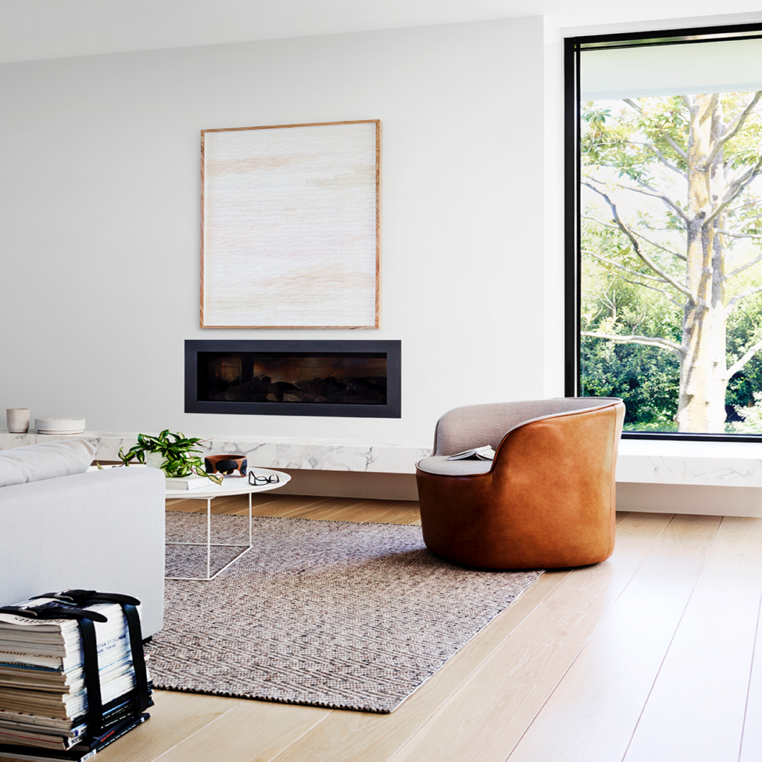 Ōkārito is a crisp, fresh white that goes with almost anything. It is perfect as a main wall colour for exteriors as well as windows and trims. Ōkārito is a versatile white that suits almost any style of home. It is also the most popular white in the Dulux Colours of New Zealand range.
