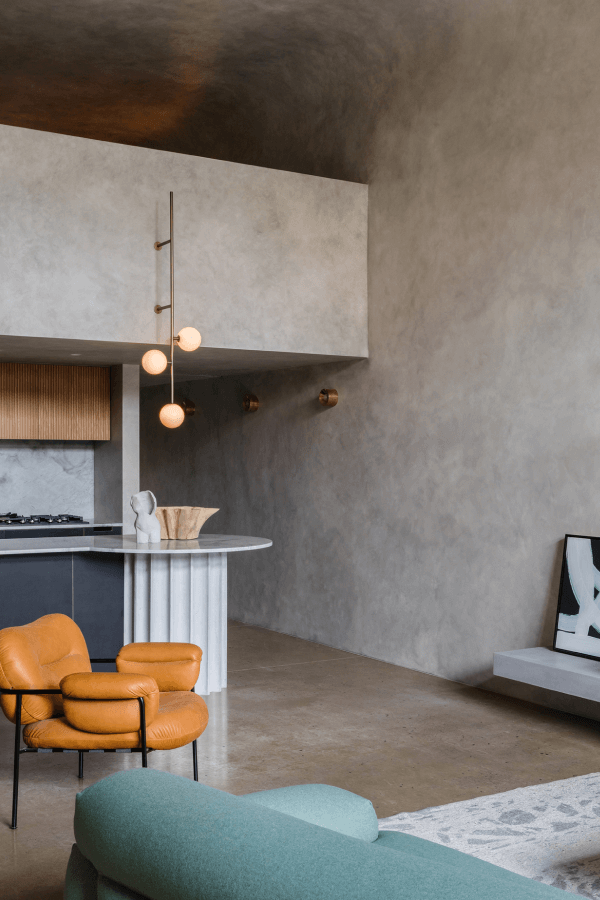 Living area: Dulux Colour Awards 2020 Residential Interior Winner – Perfect Storm  by Green Anvil Co + Killing Matt Woods + Set For Art.